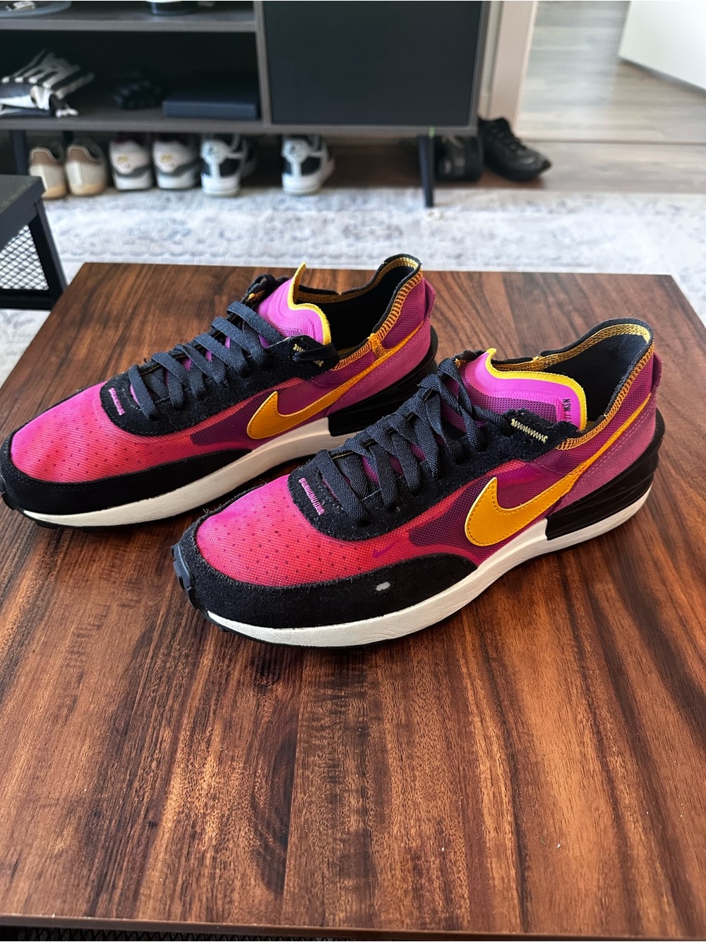 Nike Waffle One "Active Fuchsia" sneakers - Picture 2 of 7